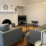 Shoreline Motel
