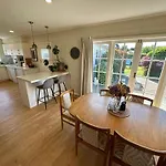 Sunny & Cosy Napier Home!
