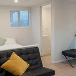 Self Contained Studio Apartment Close To Mission Estate