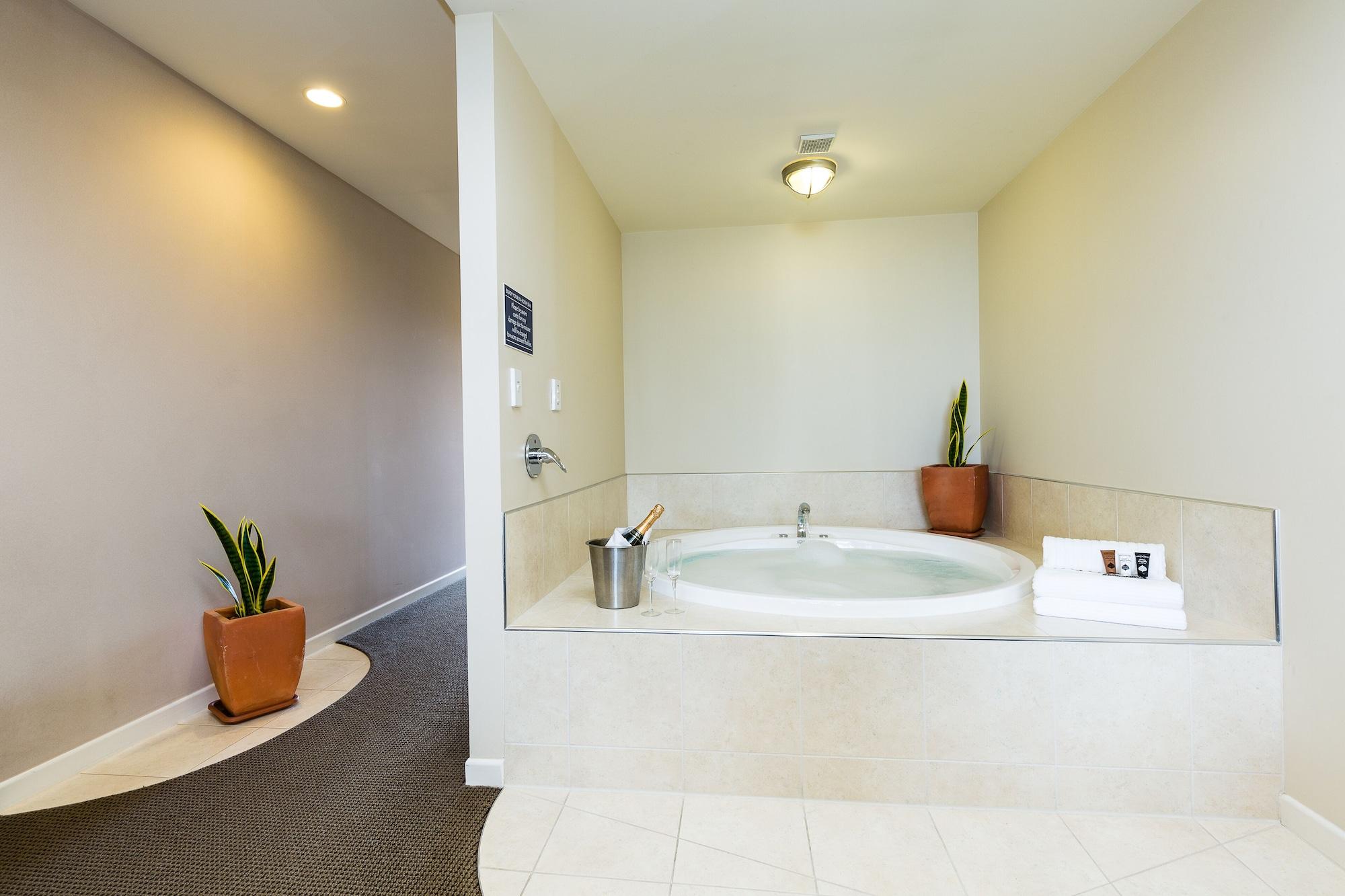 Pebble Motor Motel 5*