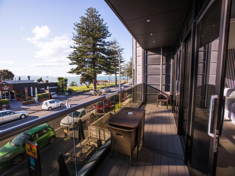 Navigate Seaside & 5* Napier
