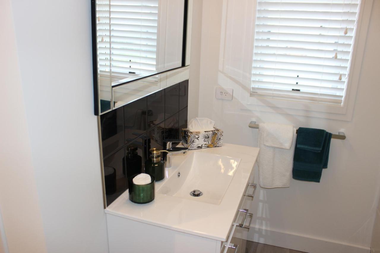 The Pool House - Near Marine Parade * Napier