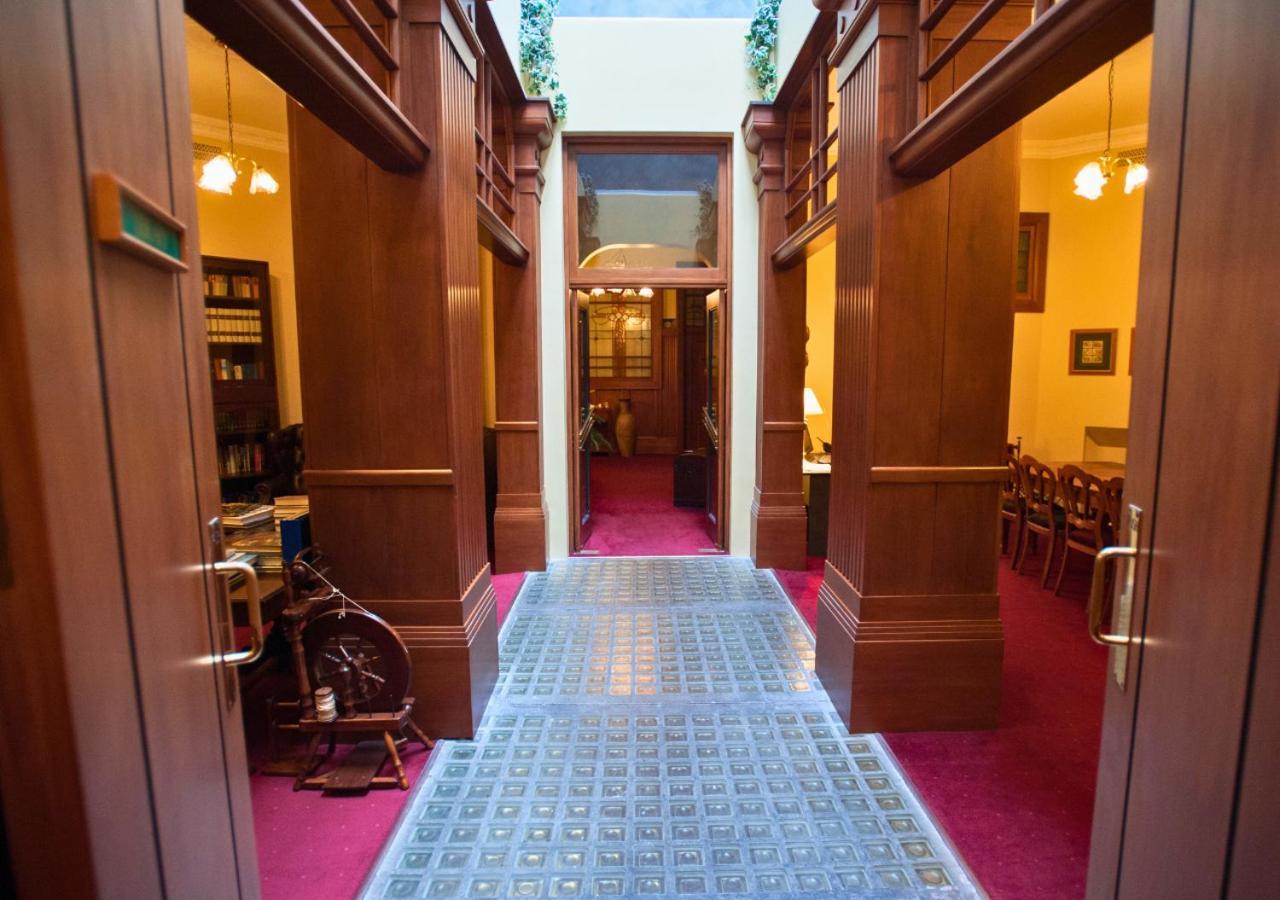 The County Hotel 5*