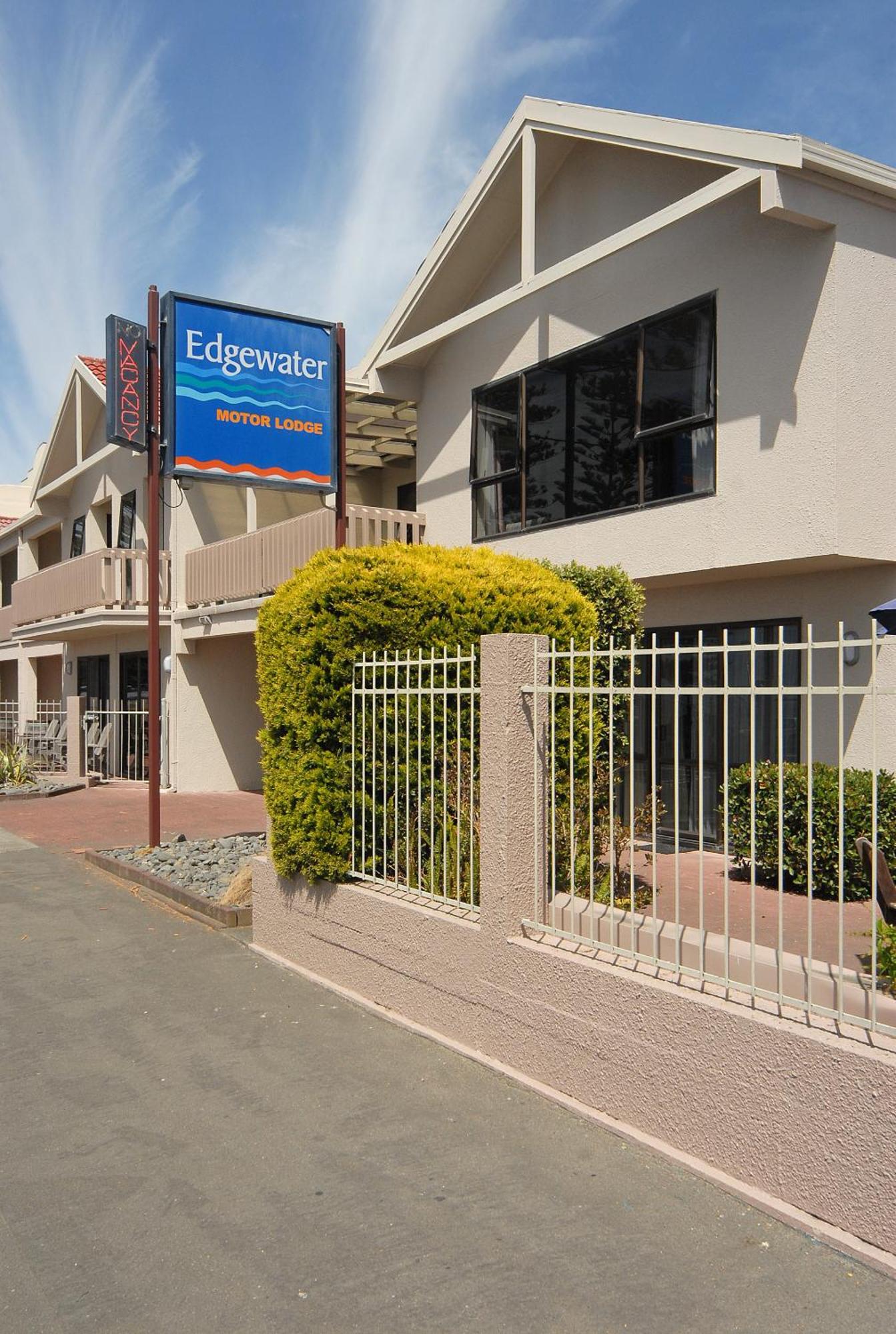 Edgewater Motor 4*