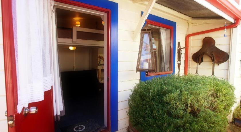 Stables Backpackers Lodge