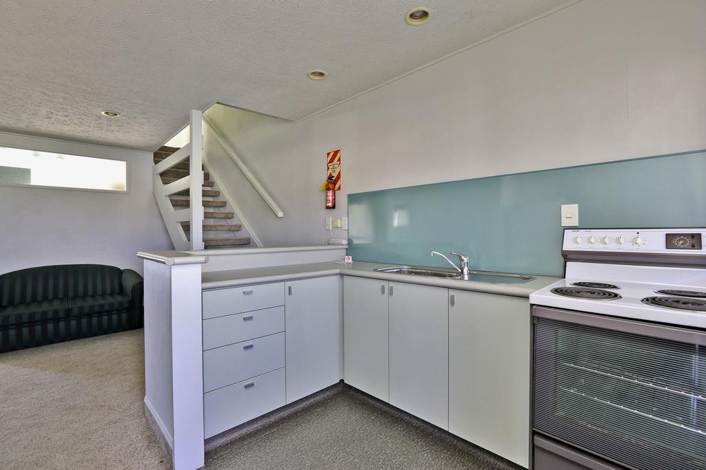 Edgewater Motor 4*