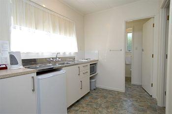 Cedar Court Motel 4*