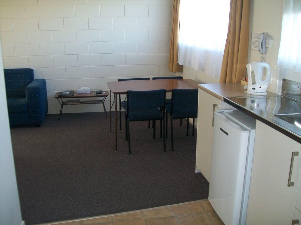 Cedar Court 4*