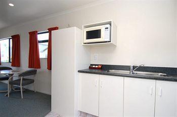 Cedar Court Motel