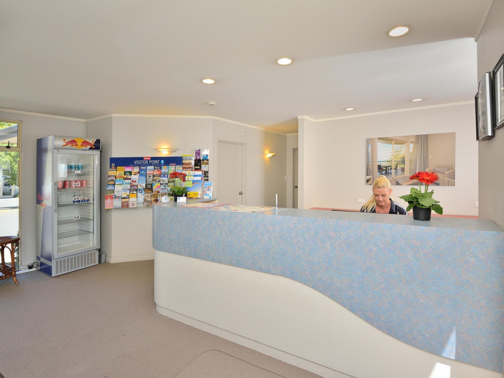 Shoreline Motel 4*