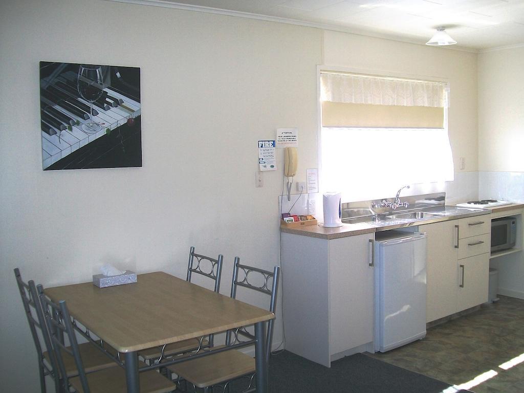 Motel Cedar Court 4*
