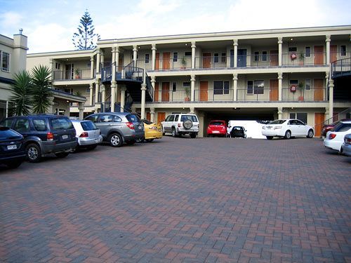 Pebble Motor Motel 5*