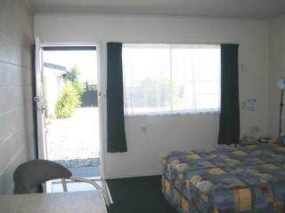Cedar Court 4*