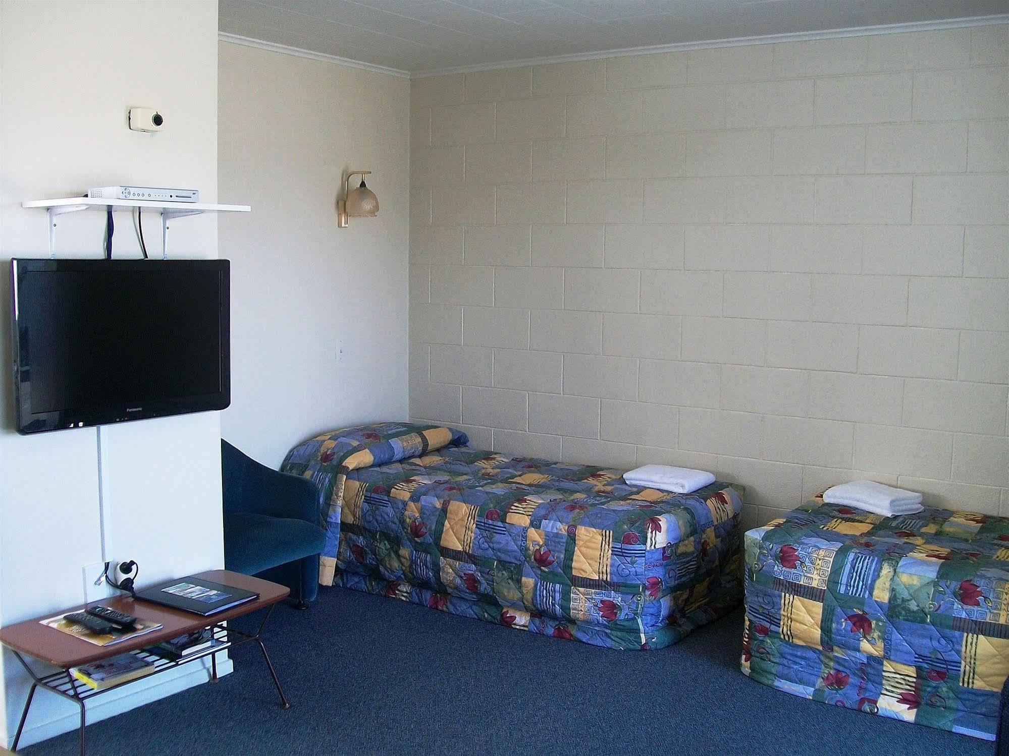 Cedar Court 4*