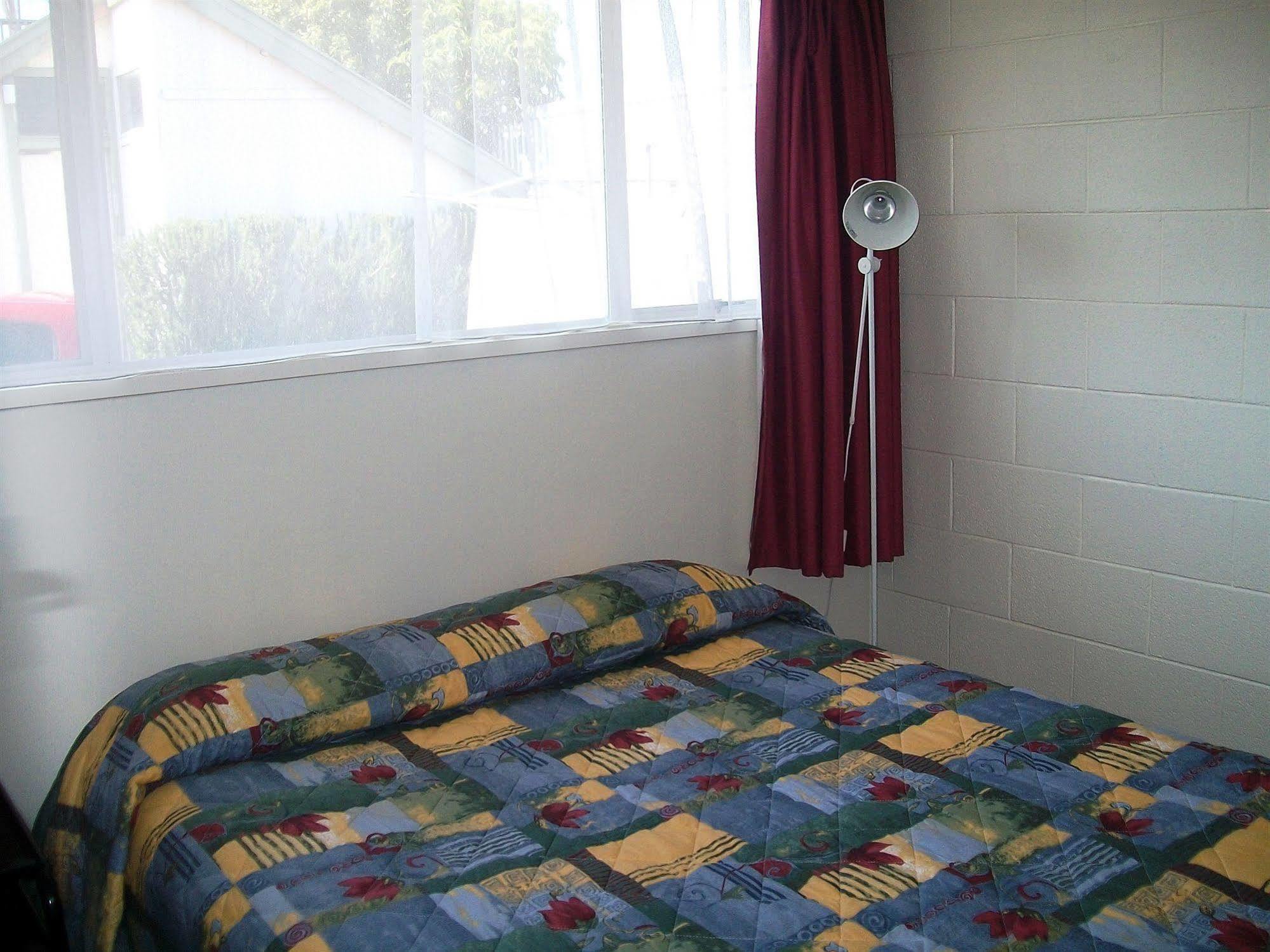 Cedar Court 4*