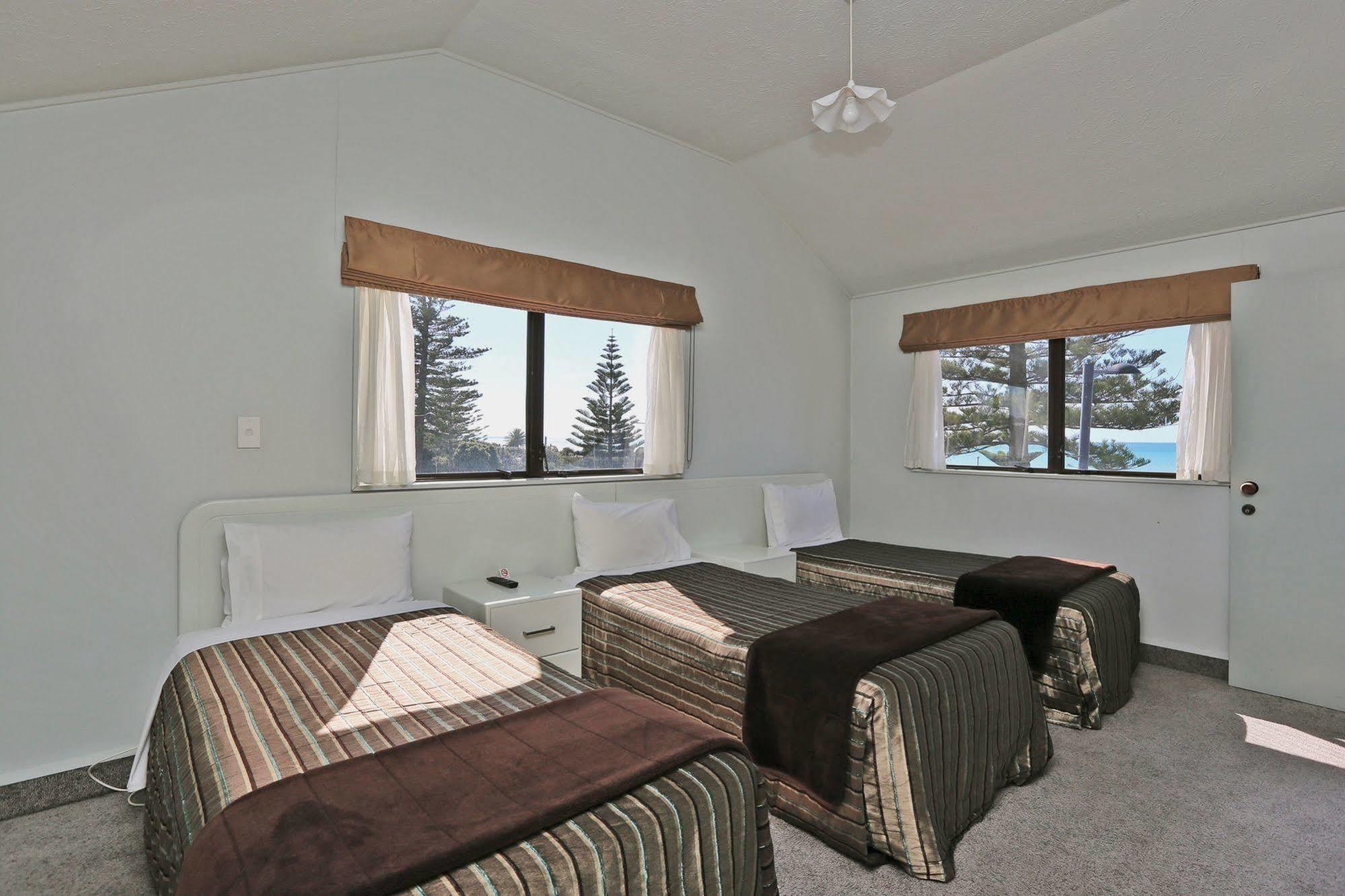 Edgewater Motor Motel 4*