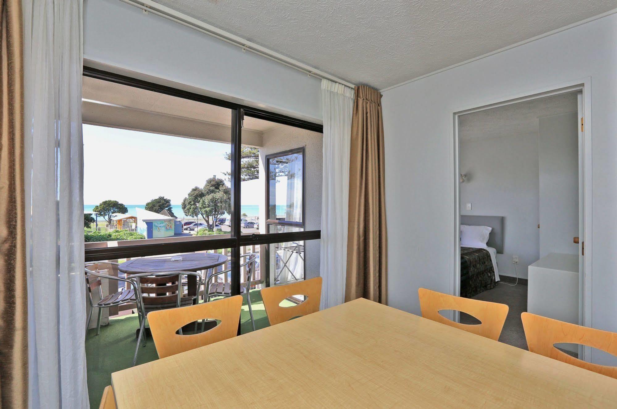 Edgewater Motor Motel 4*