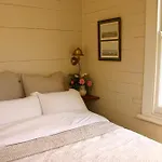 Bluff Hill Bed & Breakfast