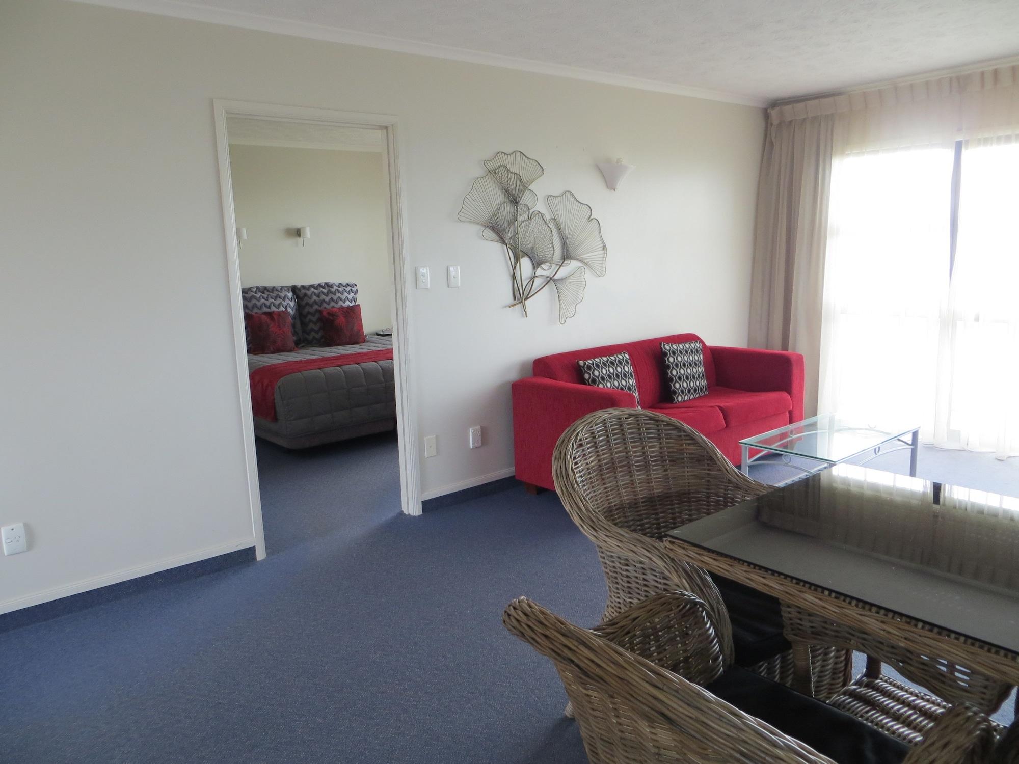 Harbour View On Ahuriri In Nz With Sea View 4*