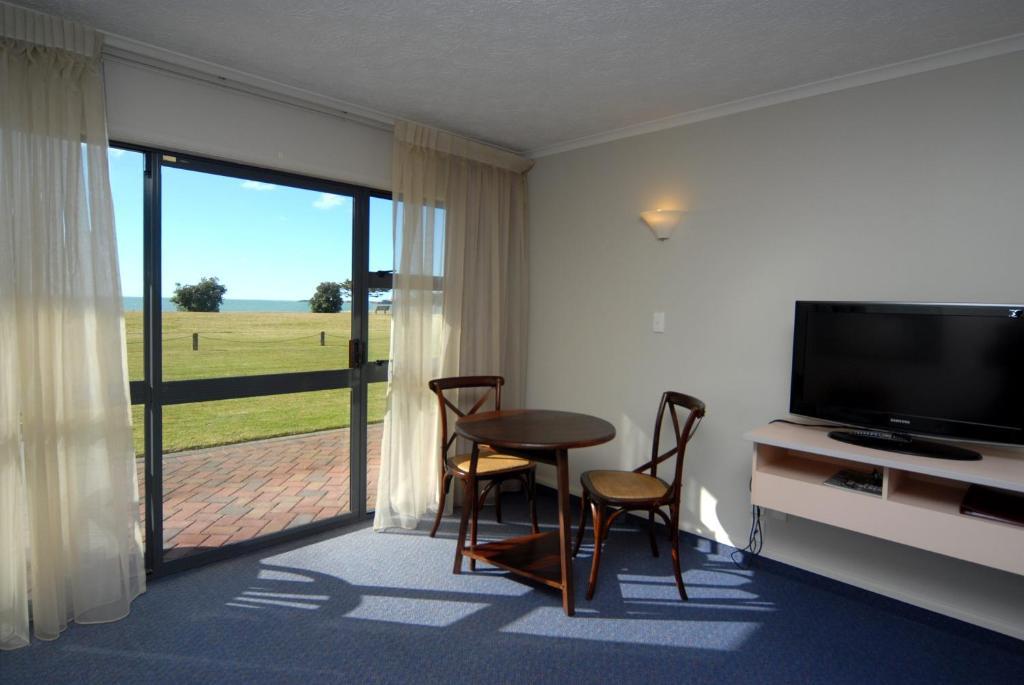 Motel Harbour View On Ahuriri In Nz With Sea View 4*