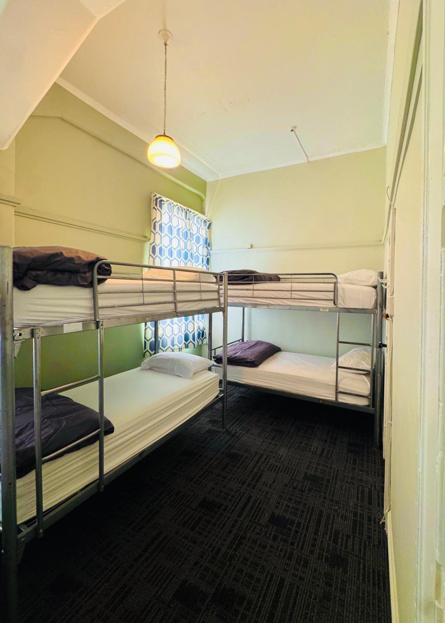 Crashpalace Backpackers Hostel