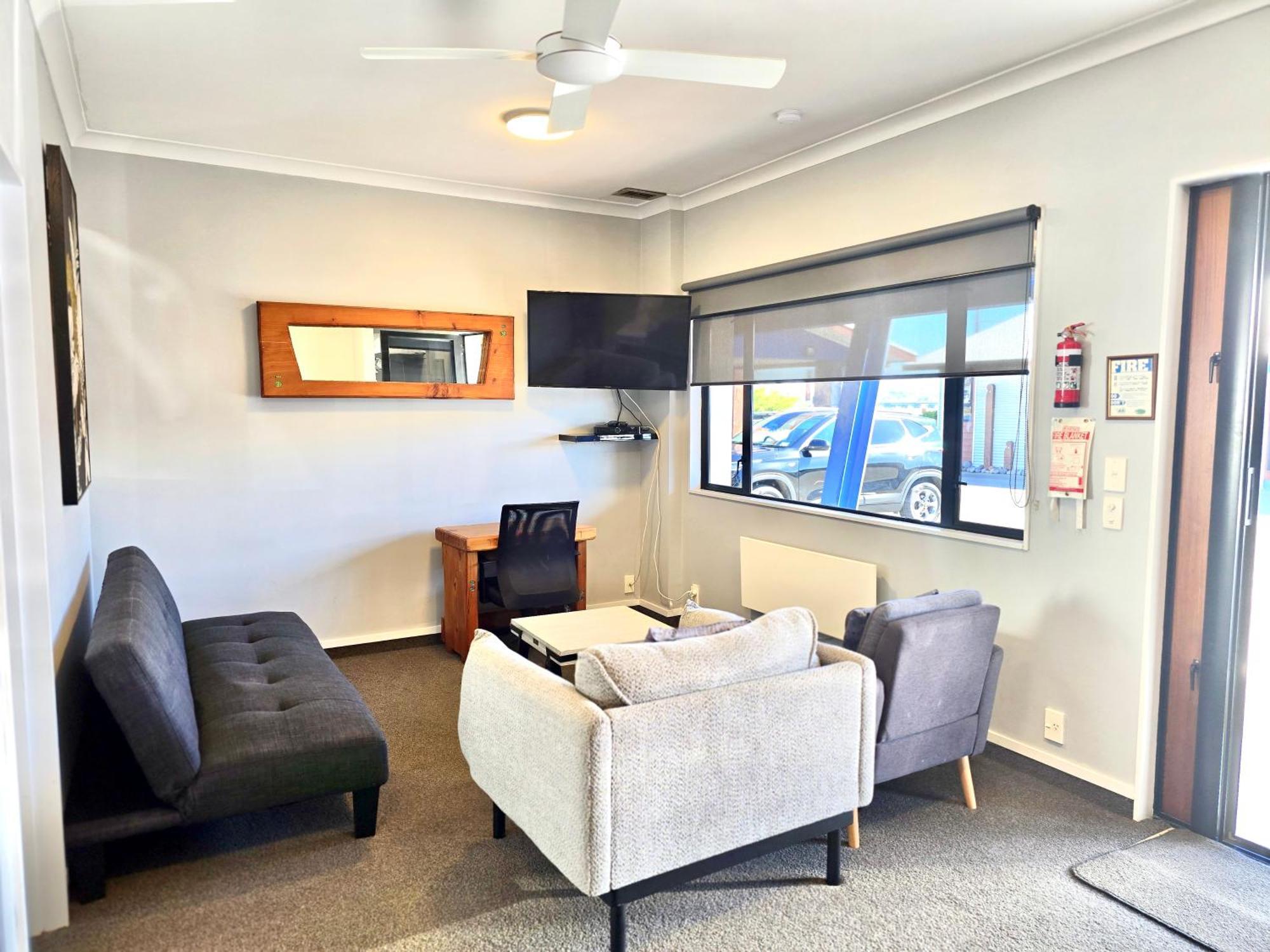 Motel The Rocks 4*