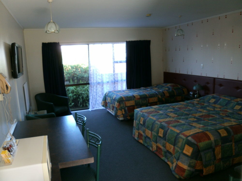 Pania Motel 3*