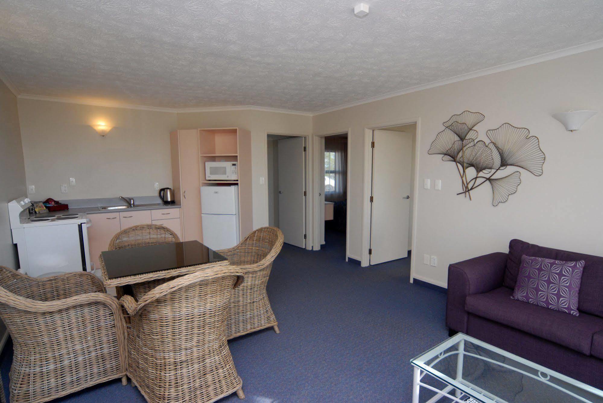 Harbour View On Ahuriri In Nz With Sea View 4*