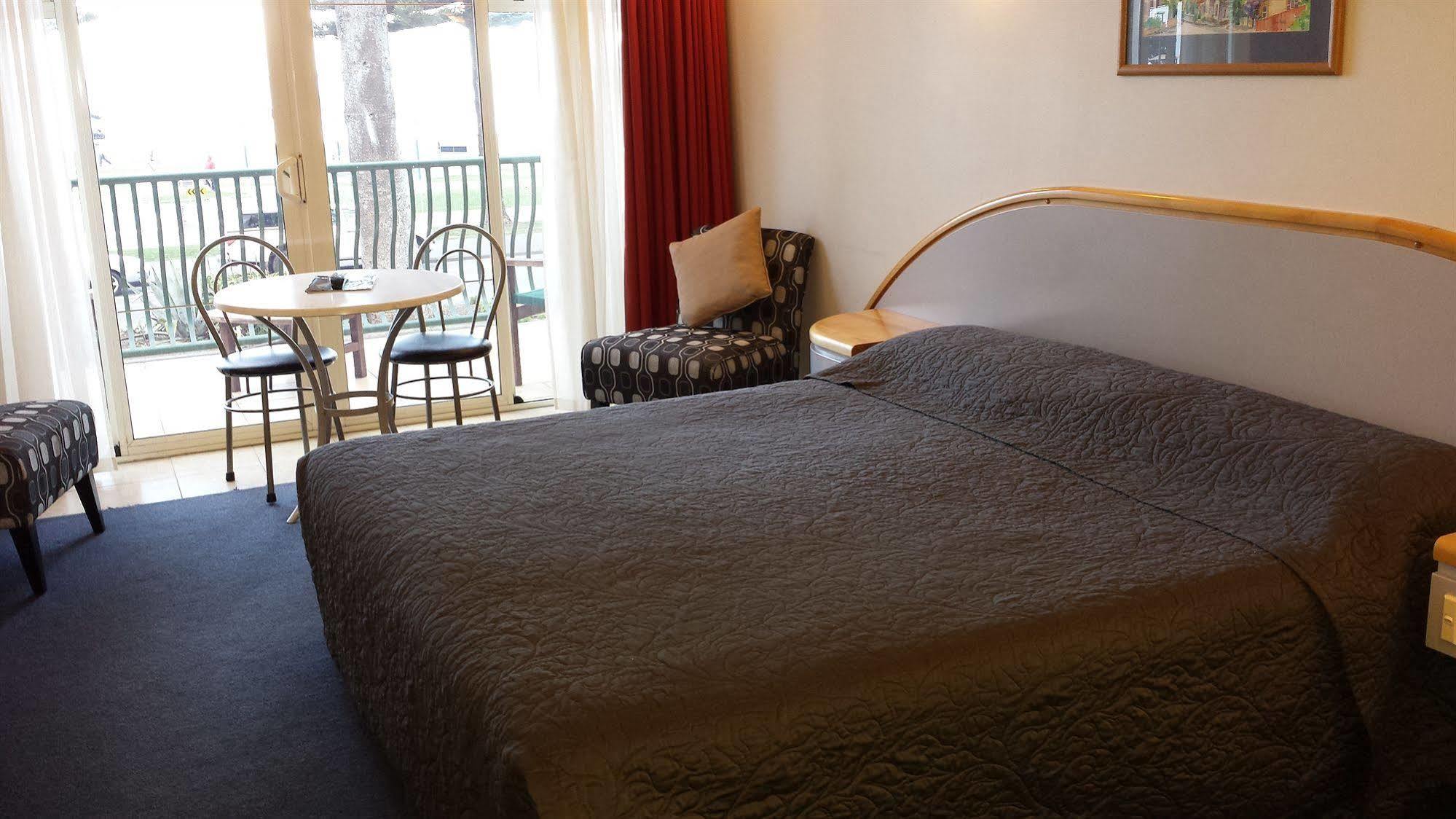 Beachfront 4*
